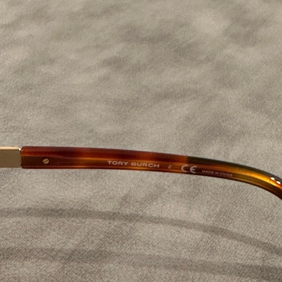 Tory Burch Women’s Aviator Sunglasses with Gold Frame and Brown Lense - Picture 7 of 9